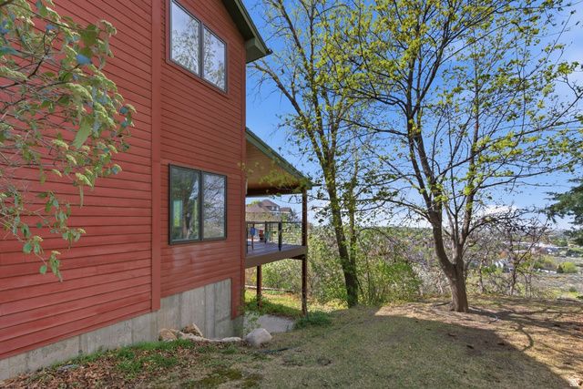 8 ALTAWOOD DR, Sandy, UT 84092