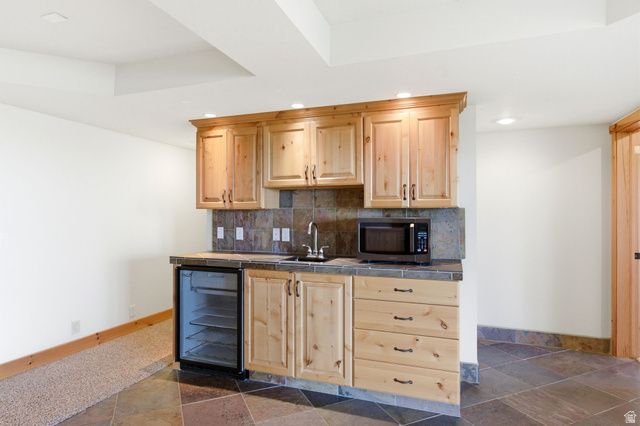 8 ALTAWOOD DR, Sandy, UT 84092