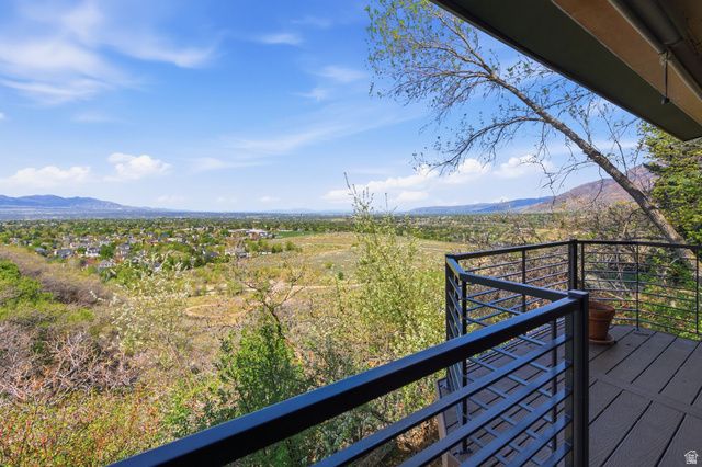 8 ALTAWOOD DR, Sandy, UT 84092