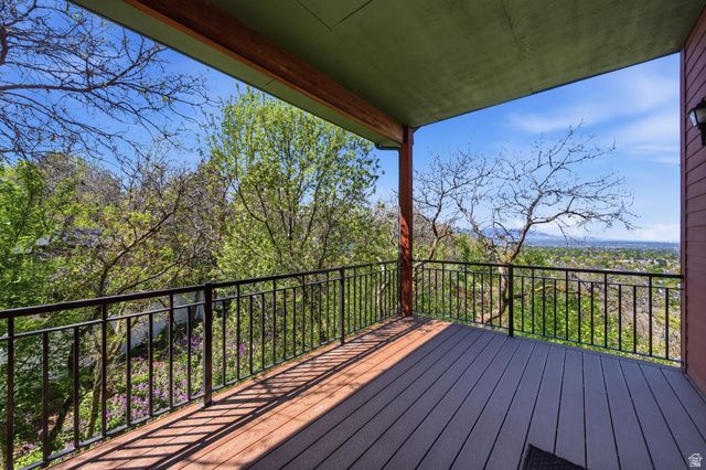 8 ALTAWOOD DR, Sandy, UT 84092