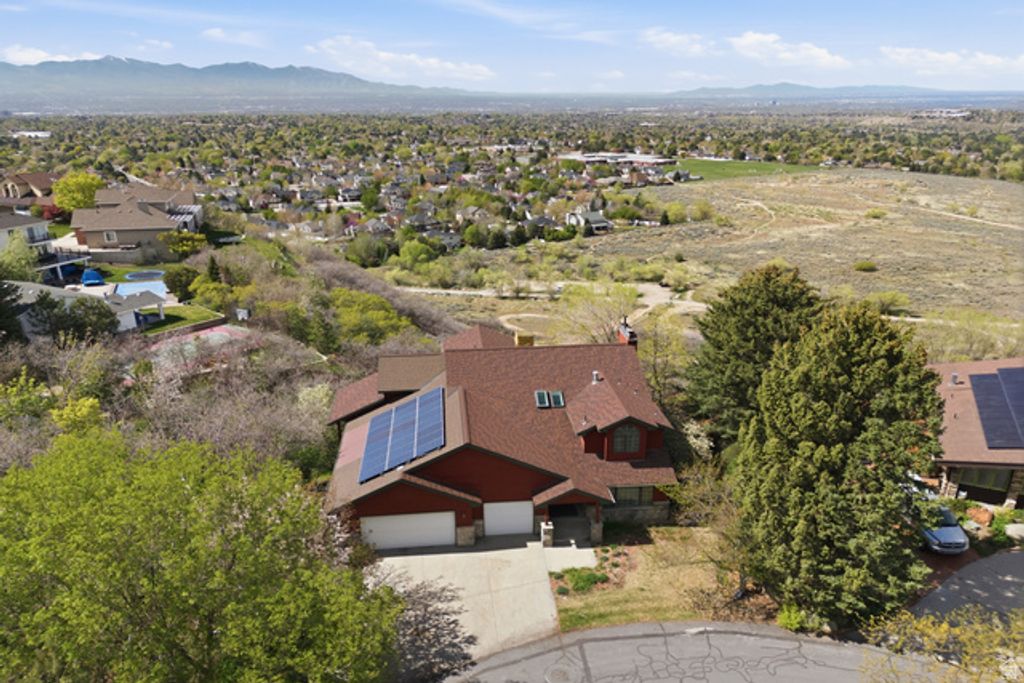 8 ALTAWOOD DR, Sandy, UT 84092
