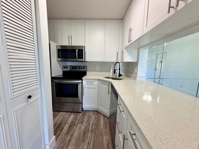 616 Sea Pine Way C3, Greenacres, FL 33415