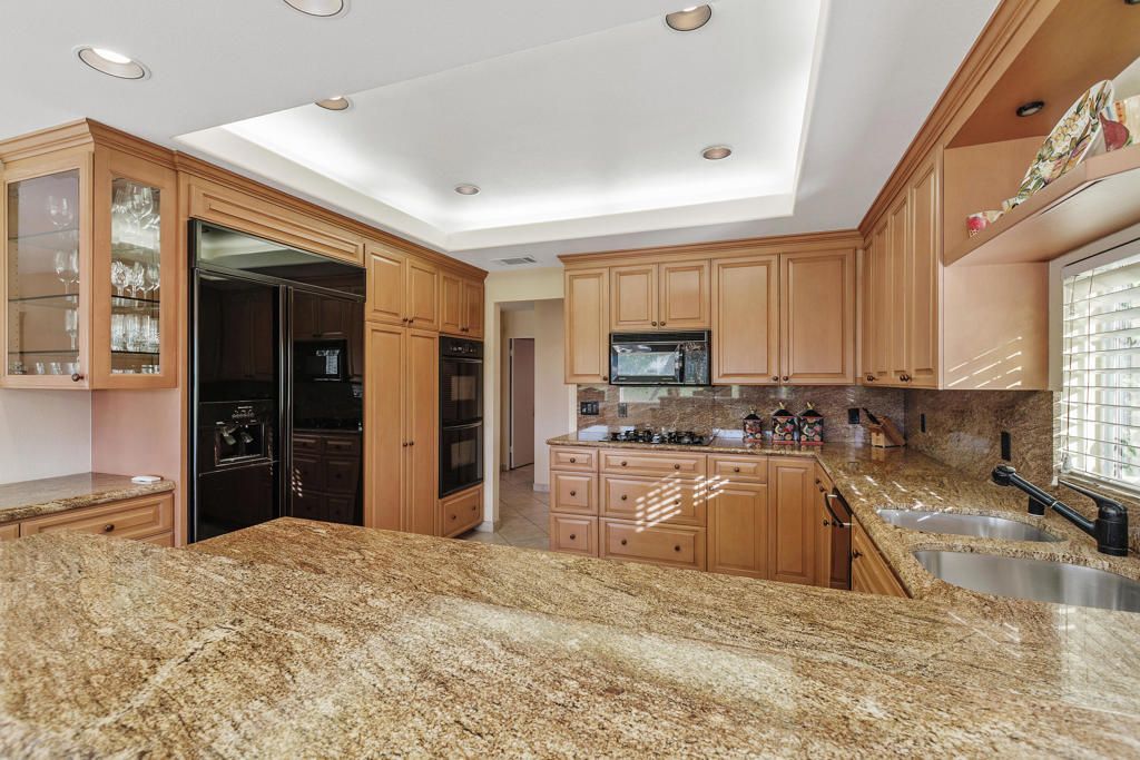 Image 15 of property listing at 43229 Lacovia Drive, Bermuda Dunes, CA 92203