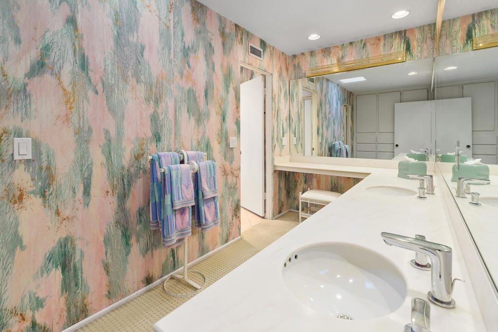 Image 21 of property listing at 43229 Lacovia Drive, Bermuda Dunes, CA 92203