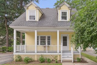 15 Woodbine Ter, Newton, MA 02466
