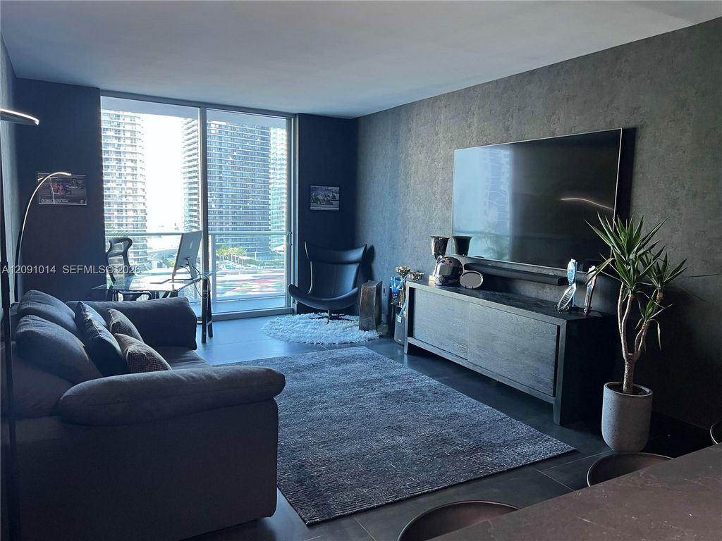 1100 S Miami Avenue 2107, Miami, FL 33130