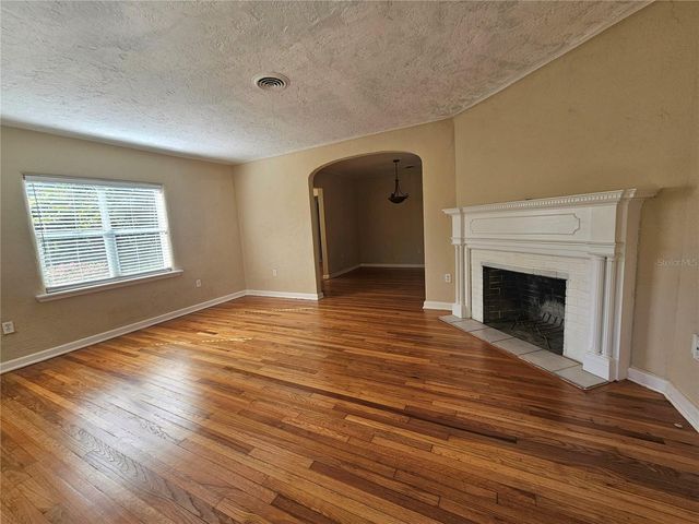 2009 E WASHINGTON STREET, Orlando, FL 32803