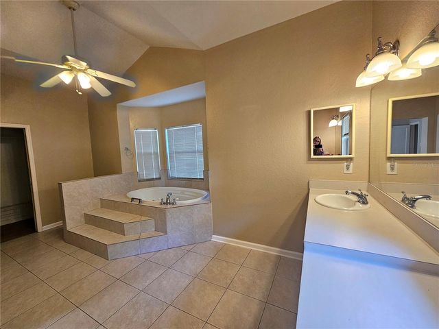 2009 E WASHINGTON STREET, Orlando, FL 32803