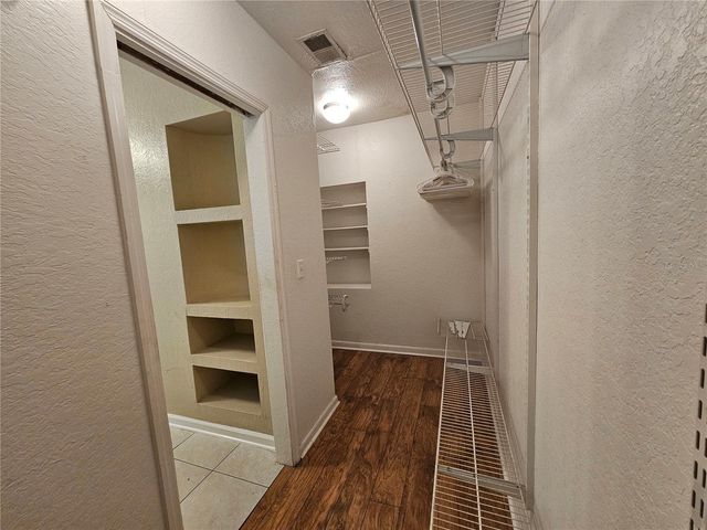 2009 E WASHINGTON STREET, Orlando, FL 32803