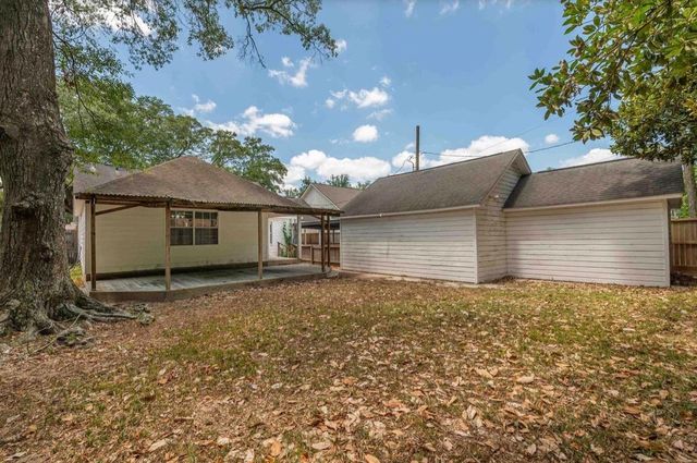 130 E Circuit, Beaumont, TX 77706