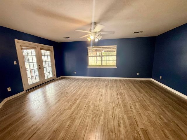 130 E Circuit, Beaumont, TX 77706