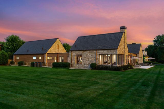 2505 E Lake Of The Isles Parkway, Minneapolis, MN 55405