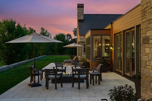 2505 E Lake Of The Isles Parkway, Minneapolis, MN 55405