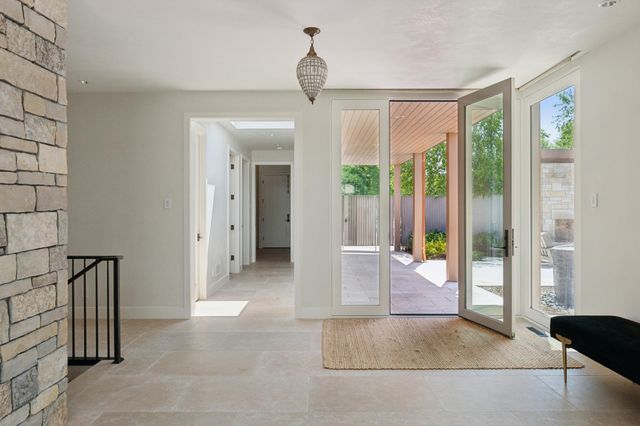 2505 E Lake Of The Isles Parkway, Minneapolis, MN 55405