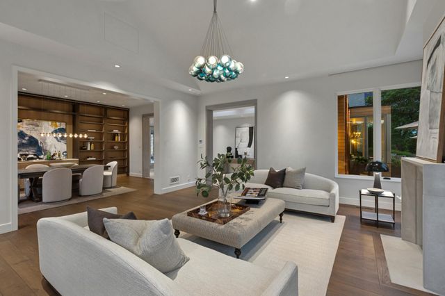 2505 E Lake Of The Isles Parkway, Minneapolis, MN 55405