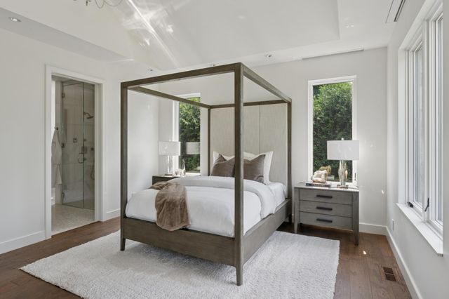 2505 E Lake Of The Isles Parkway, Minneapolis, MN 55405