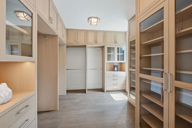 2505 E Lake Of The Isles Parkway, Minneapolis, MN 55405