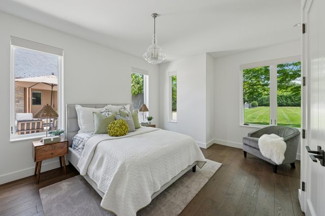 2505 E Lake Of The Isles Parkway, Minneapolis, MN 55405