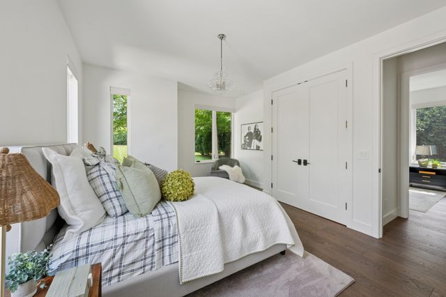 2505 E Lake Of The Isles Parkway, Minneapolis, MN 55405