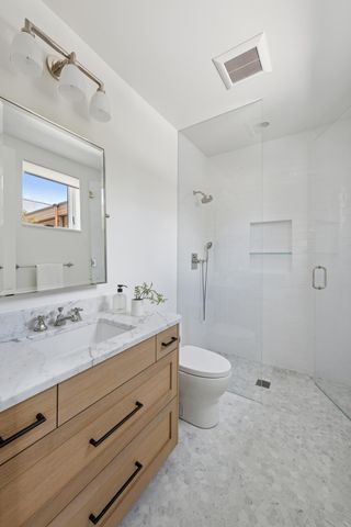 2505 E Lake Of The Isles Parkway, Minneapolis, MN 55405