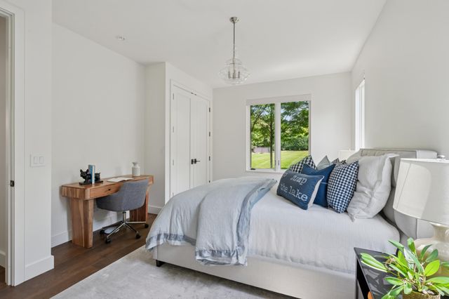 2505 E Lake Of The Isles Parkway, Minneapolis, MN 55405