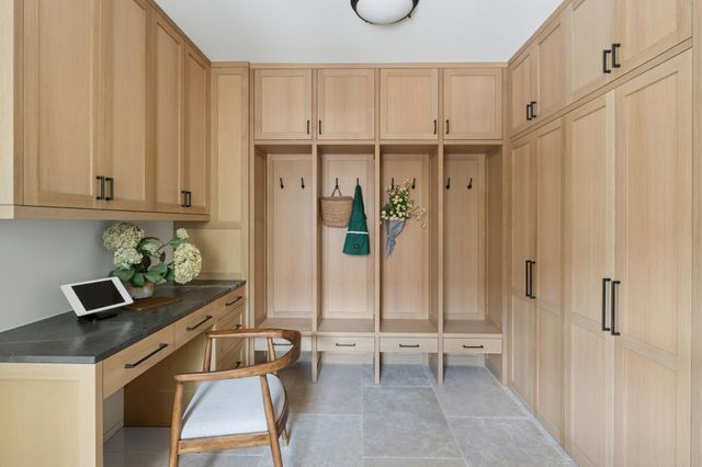 2505 E Lake Of The Isles Parkway, Minneapolis, MN 55405