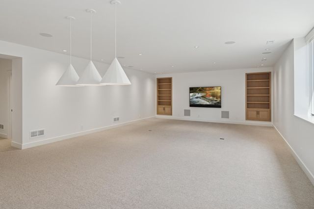 2505 E Lake Of The Isles Parkway, Minneapolis, MN 55405