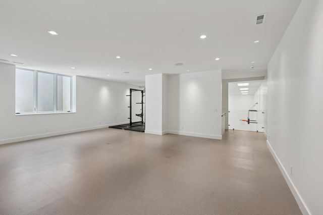 2505 E Lake Of The Isles Parkway, Minneapolis, MN 55405