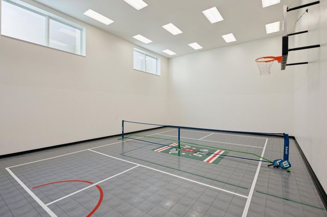 2505 E Lake Of The Isles Parkway, Minneapolis, MN 55405