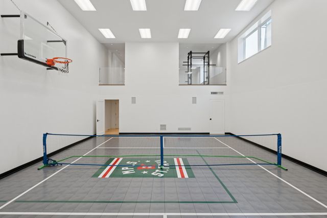 2505 E Lake Of The Isles Parkway, Minneapolis, MN 55405