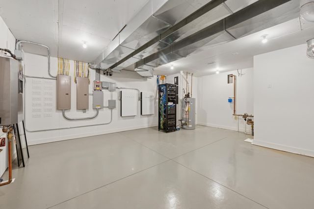 2505 E Lake Of The Isles Parkway, Minneapolis, MN 55405