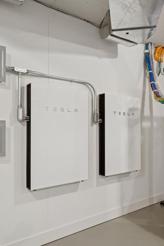 2505 E Lake Of The Isles Parkway, Minneapolis, MN 55405