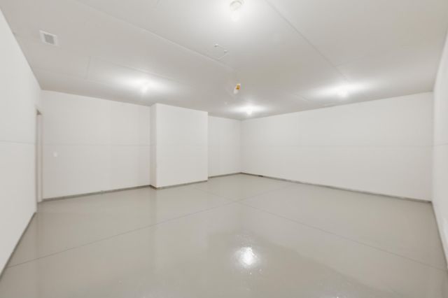 2505 E Lake Of The Isles Parkway, Minneapolis, MN 55405