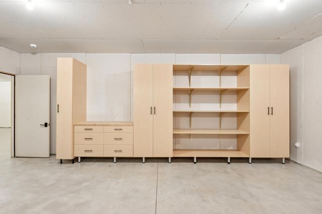 2505 E Lake Of The Isles Parkway, Minneapolis, MN 55405