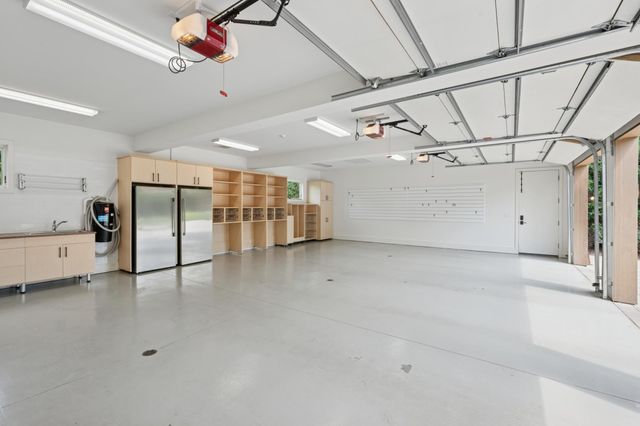 2505 E Lake Of The Isles Parkway, Minneapolis, MN 55405