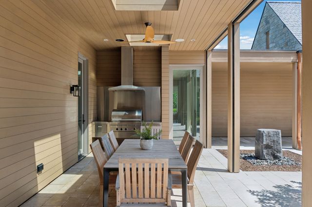 2505 E Lake Of The Isles Parkway, Minneapolis, MN 55405