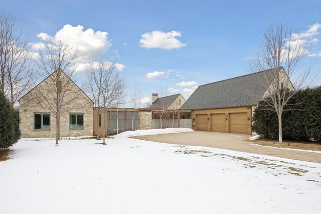 2505 E Lake Of The Isles Parkway, Minneapolis, MN 55405