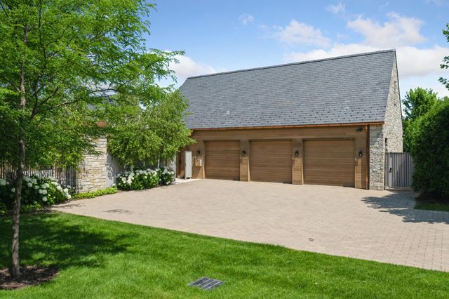 2505 E Lake Of The Isles Parkway, Minneapolis, MN 55405