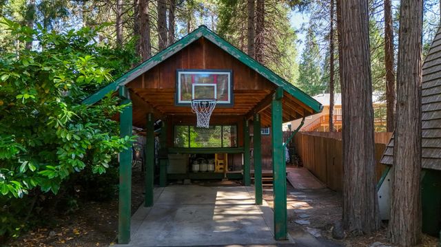 6193 Speckled Rd, Pollock Pines, CA 95726