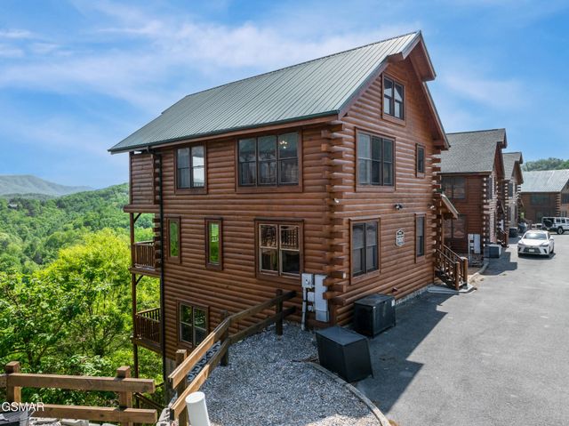 2828 White Oak Ridge Lane, Sevierville, TN 37862