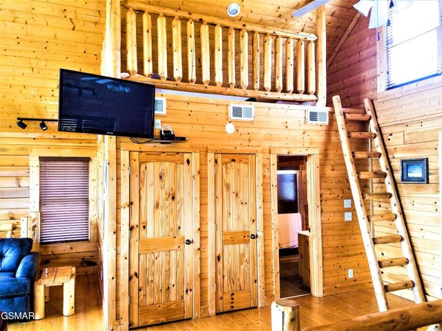 2828 White Oak Ridge Lane, Sevierville, TN 37862
