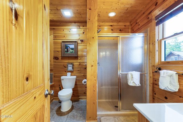 2828 White Oak Ridge Lane, Sevierville, TN 37862
