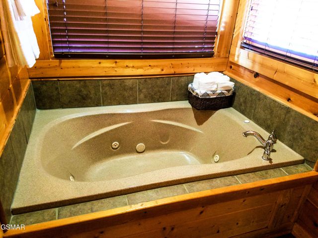 2828 White Oak Ridge Lane, Sevierville, TN 37862