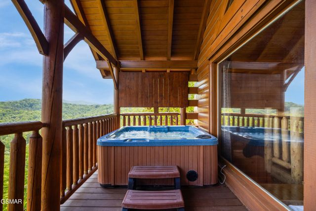 2828 White Oak Ridge Lane, Sevierville, TN 37862