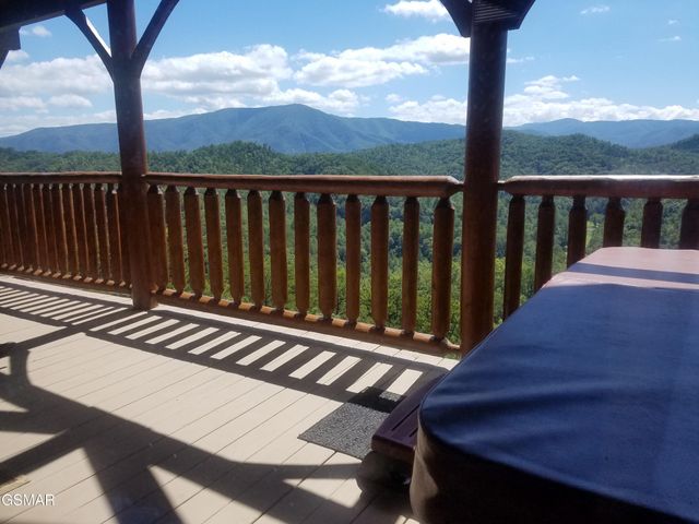 2828 White Oak Ridge Lane, Sevierville, TN 37862