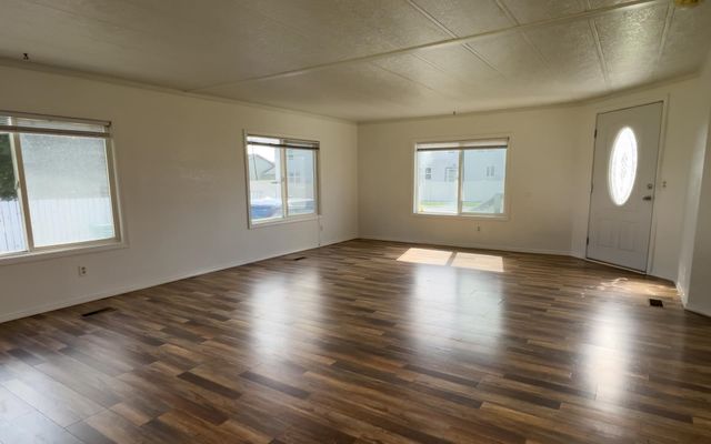 3306 E 4th Ct, Mead, WA 99021