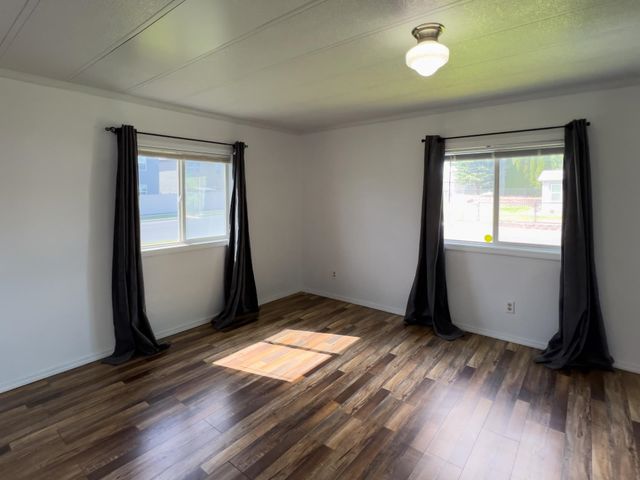 3306 E 4th Ct, Mead, WA 99021