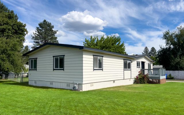 3306 E 4th Ct, Mead, WA 99021