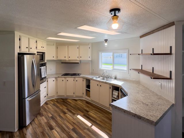 3306 E 4th Ct, Mead, WA 99021