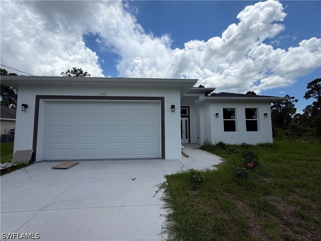 1144 Pisa ST E, Lehigh Acres, FL 33974